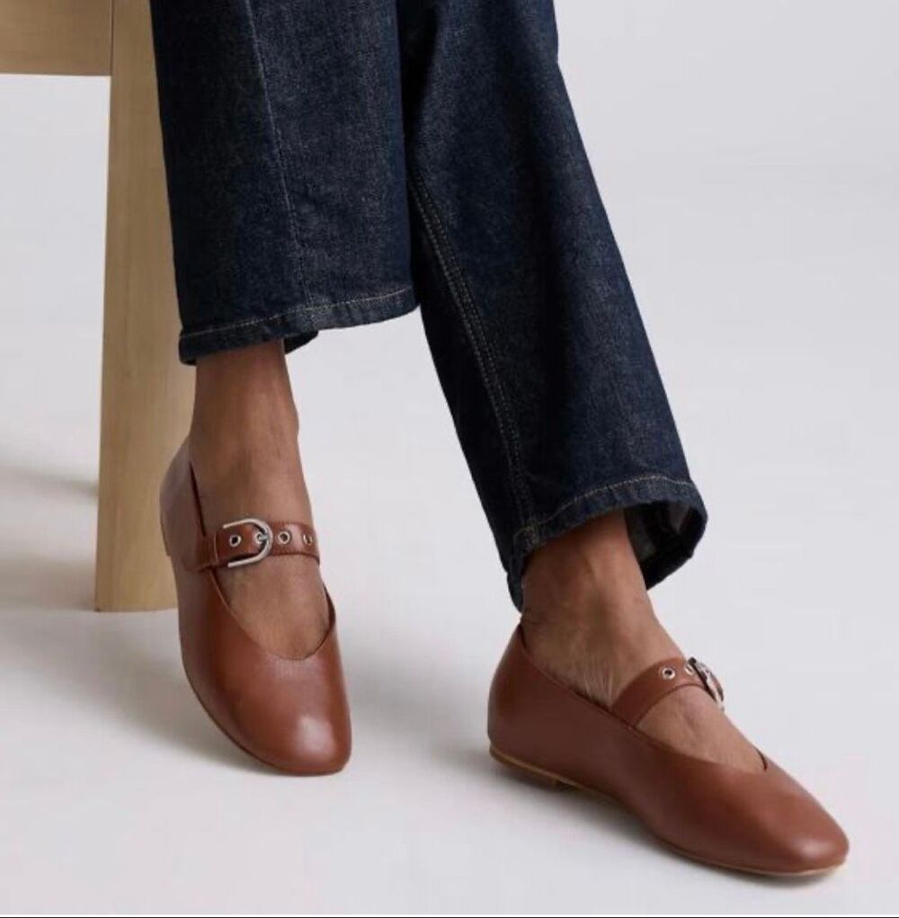 Quince Italian leather buckle Maryjane flats size 6 tan
